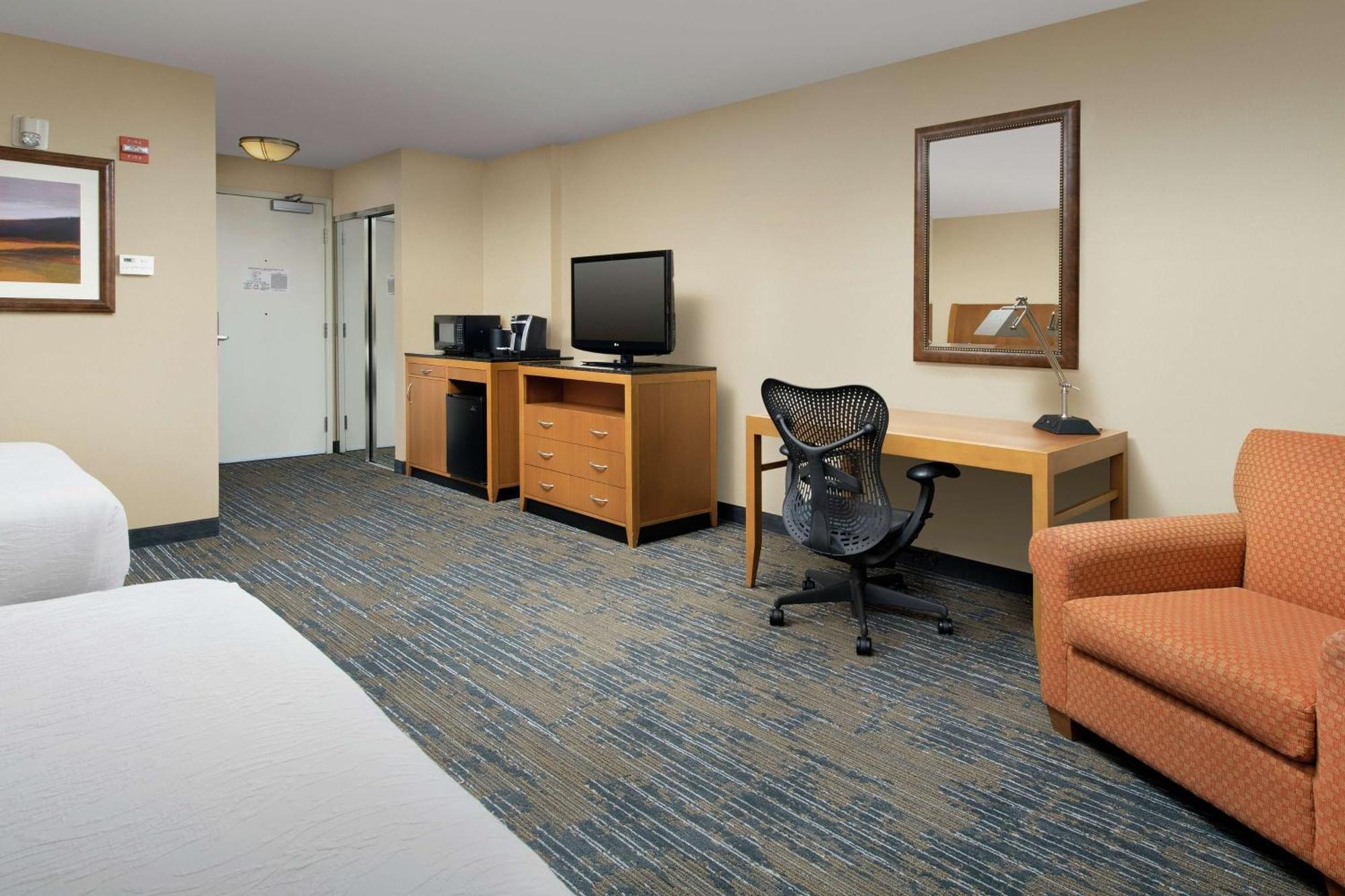 Hilton Garden Inn Yakima Downtown Exterior photo