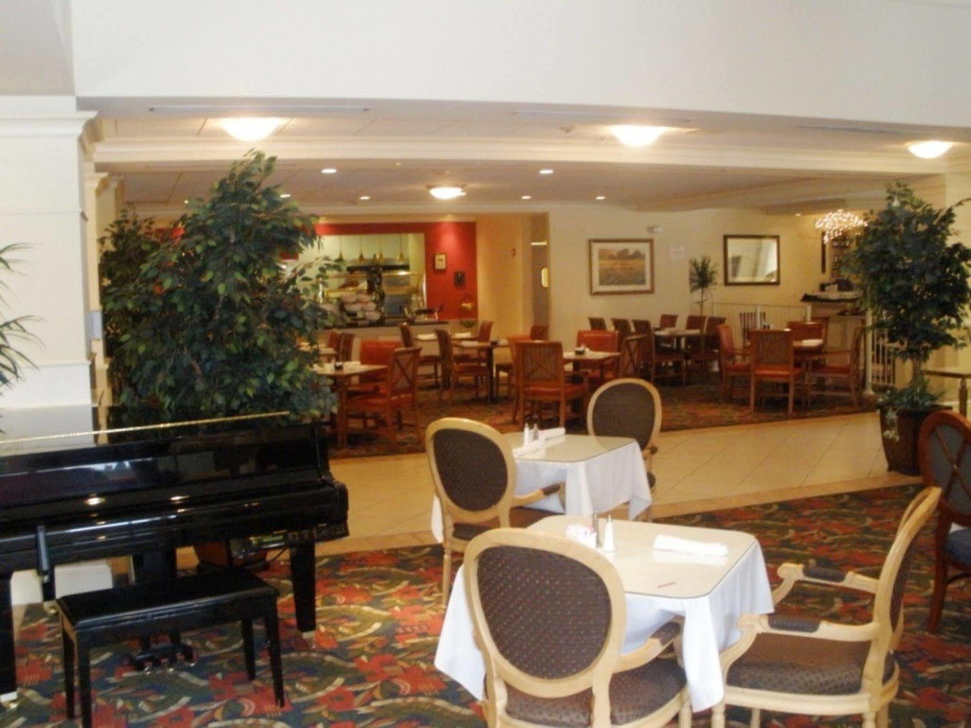 Hilton Garden Inn Yakima Downtown Exterior photo