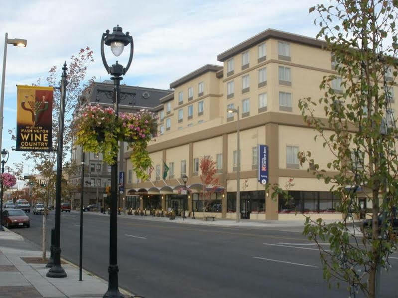 Hilton Garden Inn Yakima Downtown Exterior photo